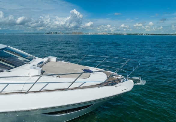 Azimut 60’ gallery image 4