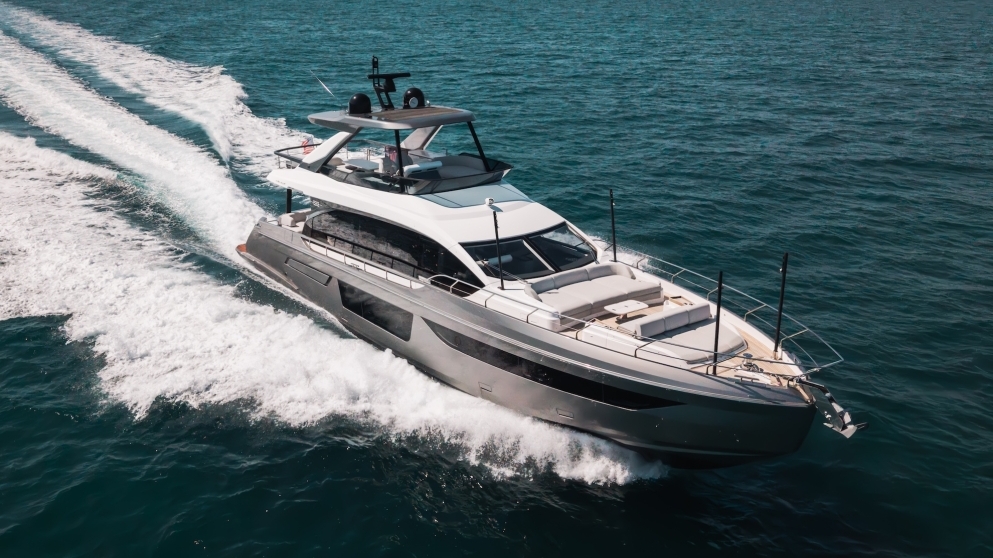 New Azimut 68 Flybridge image
